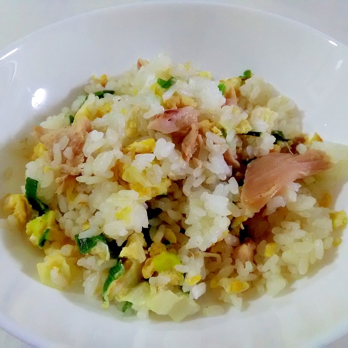 残ったロティサリーチキンで☆チキンと長ネギの炒飯